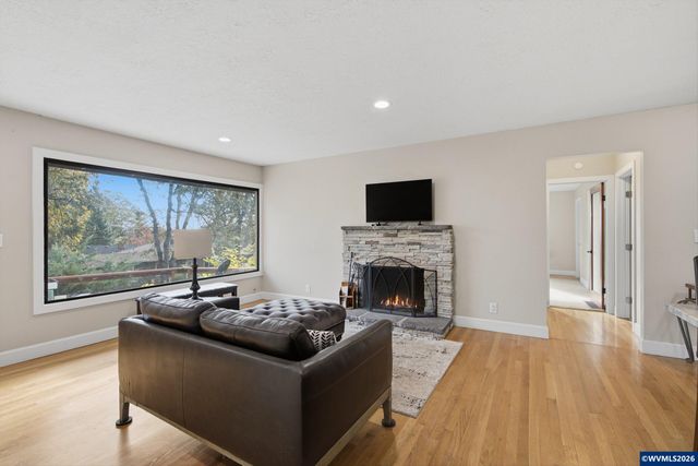 1001 Murlark Av NW, Salem, OR 97304