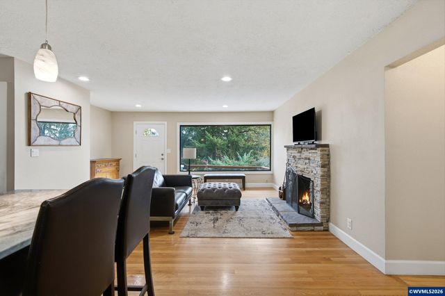 1001 Murlark Av NW, Salem, OR 97304