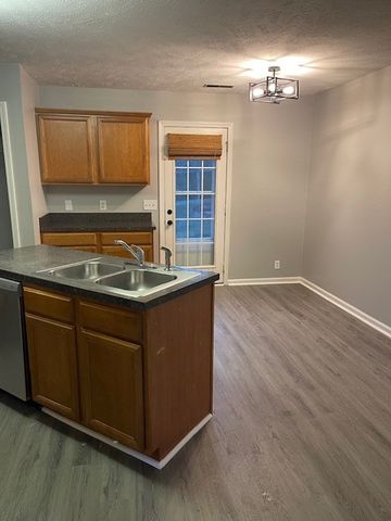 998 Tom Hailey Blvd, La Vergne, TN 37086