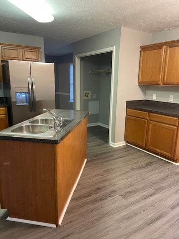 998 Tom Hailey Blvd, La Vergne, TN 37086