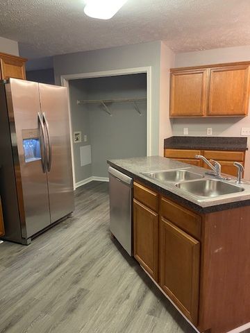 998 Tom Hailey Blvd, La Vergne, TN 37086