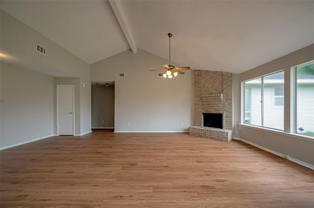 1126 W Belgravia Drive, Pearland, TX 77584