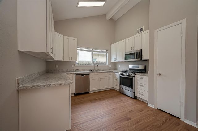 1126 W Belgravia Drive, Pearland, TX 77584