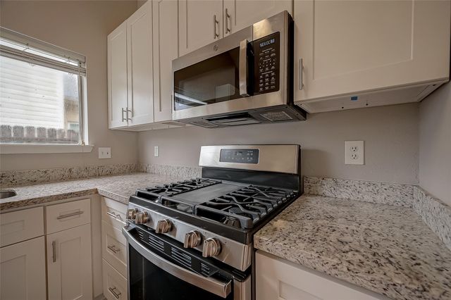 1126 W Belgravia Drive, Pearland, TX 77584