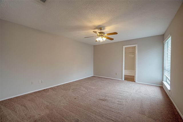 1126 W Belgravia Drive, Pearland, TX 77584