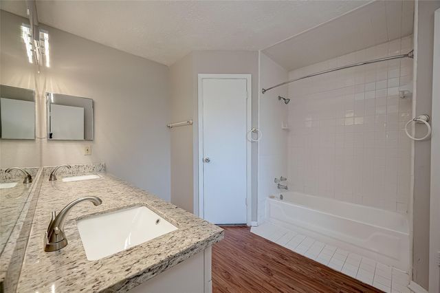 1126 W Belgravia Drive, Pearland, TX 77584