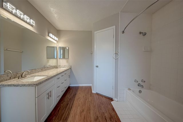 1126 W Belgravia Drive, Pearland, TX 77584