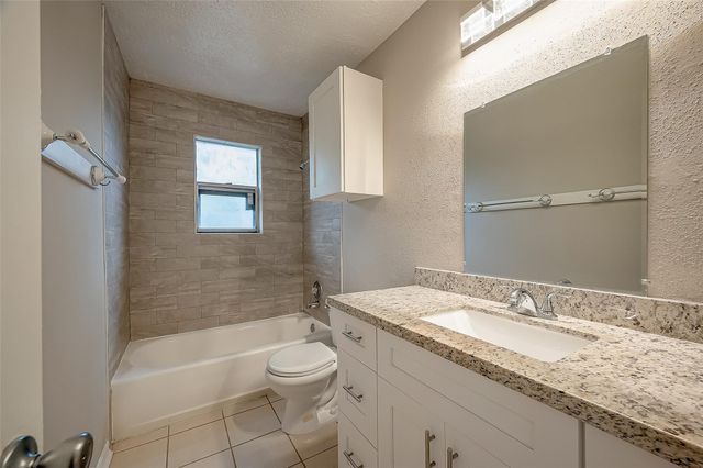 1126 W Belgravia Drive, Pearland, TX 77584