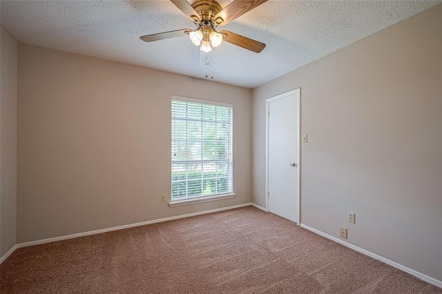 1126 W Belgravia Drive, Pearland, TX 77584