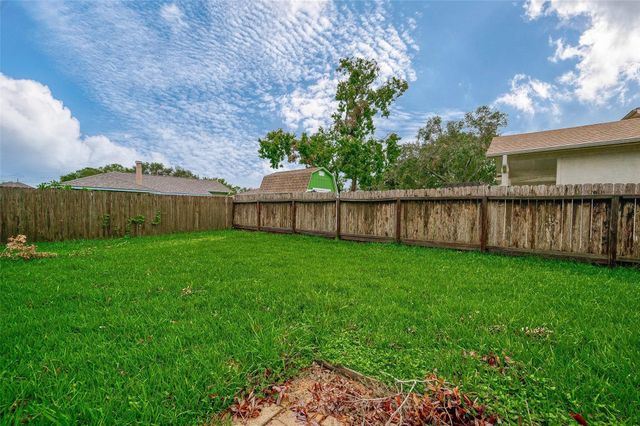 1126 W Belgravia Drive, Pearland, TX 77584