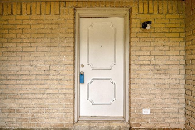 1126 W Belgravia Drive, Pearland, TX 77584