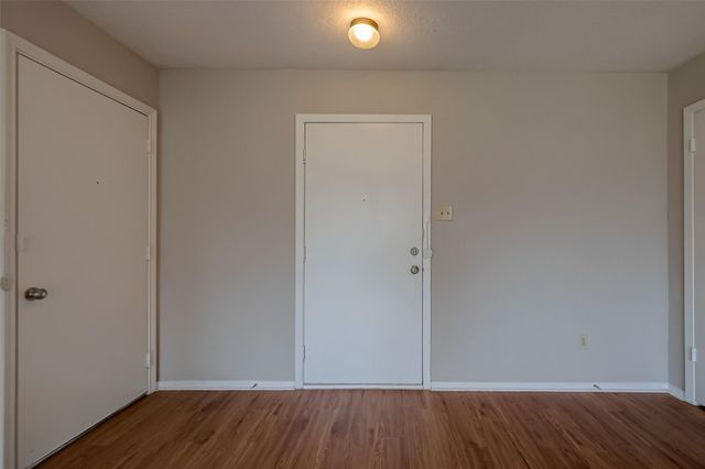 1126 W Belgravia Drive, Pearland, TX 77584