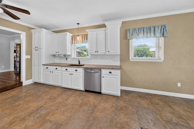 224 Private Road 6243, Canton, TX 75103