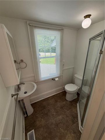 1529 W First Street, Winston-salem, NC 27101