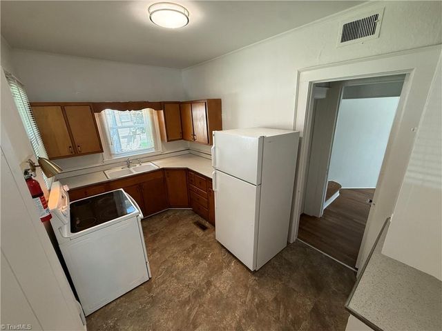 1529 W First Street, Winston-salem, NC 27101