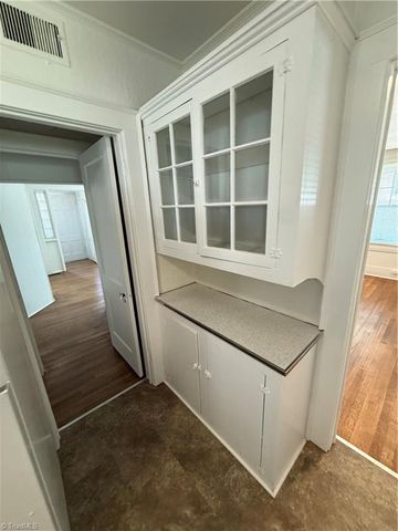 1529 W First Street, Winston-salem, NC 27101