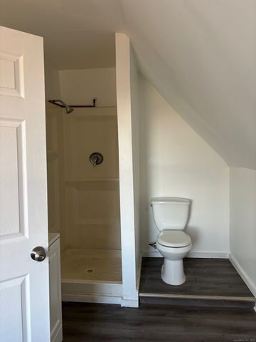 464 Wilmot Avenue, Bridgeport, CT 06607