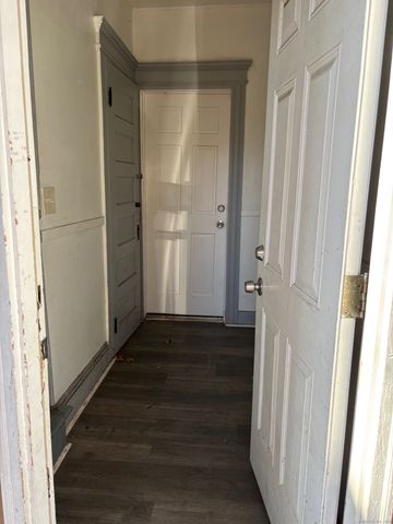 464 Wilmot Avenue, Bridgeport, CT 06607