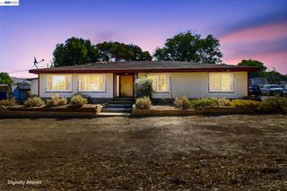 5940 Victoria Ln, Livermore, CA 94550