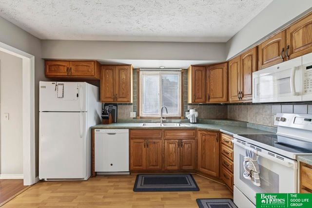 3721 Lynwood Drive, Bellevue, NE 68123