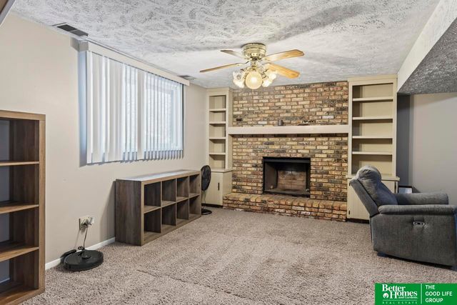 3721 Lynwood Drive, Bellevue, NE 68123