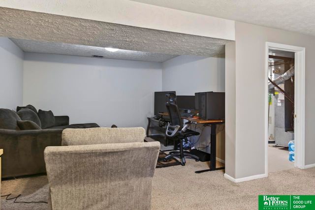 3721 Lynwood Drive, Bellevue, NE 68123