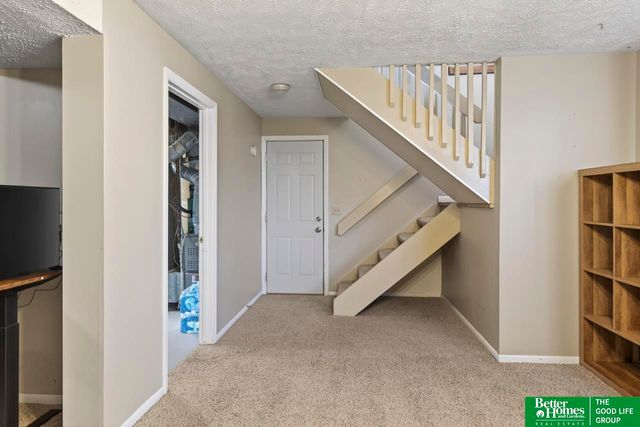 3721 Lynwood Drive, Bellevue, NE 68123