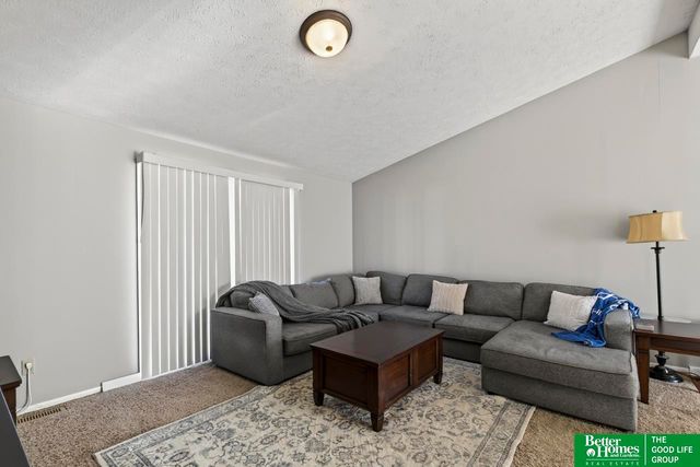 3721 Lynwood Drive, Bellevue, NE 68123