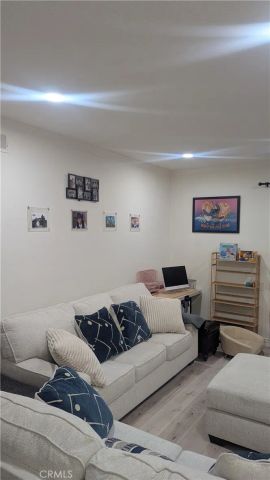 13214 Moorpark 108, Sherman Oaks, CA 91423