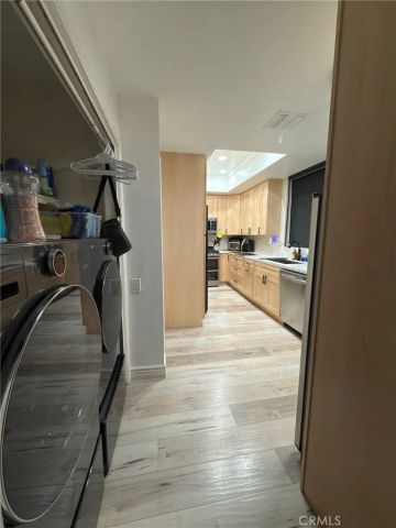 13214 Moorpark 108, Sherman Oaks, CA 91423