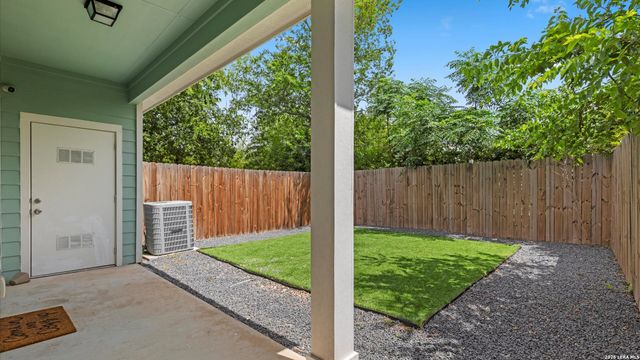 906 Gulf Unit 102, San Antonio, TX 78202