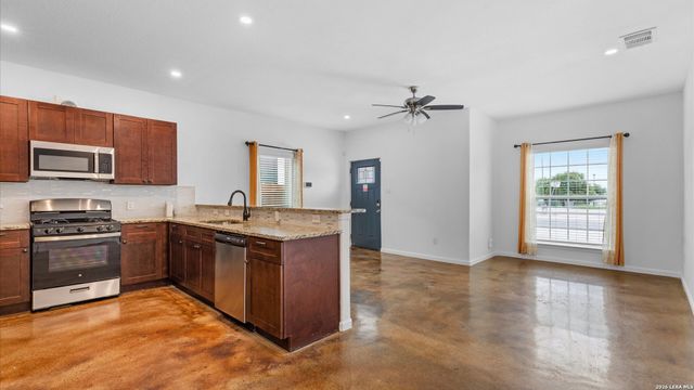 906 Gulf Unit 102, San Antonio, TX 78202