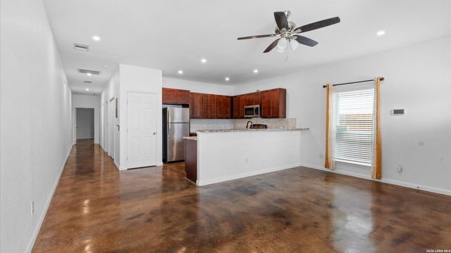 906 Gulf Unit 102, San Antonio, TX 78202