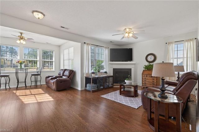 523 Whisper WALK, Chesapeake, VA 23322