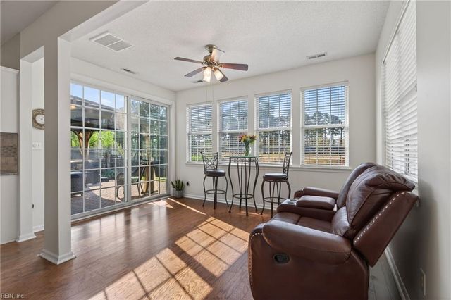 523 Whisper WALK, Chesapeake, VA 23322