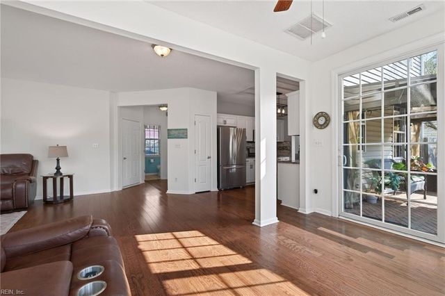 523 Whisper WALK, Chesapeake, VA 23322