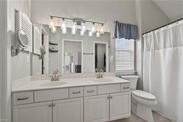 523 Whisper WALK, Chesapeake, VA 23322