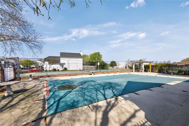 523 Whisper WALK, Chesapeake, VA 23322