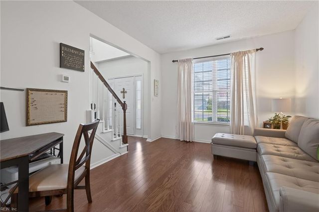 523 Whisper WALK, Chesapeake, VA 23322