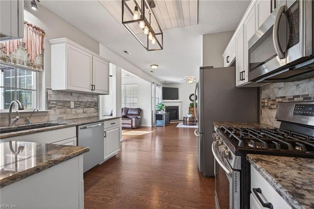 523 Whisper WALK, Chesapeake, VA 23322