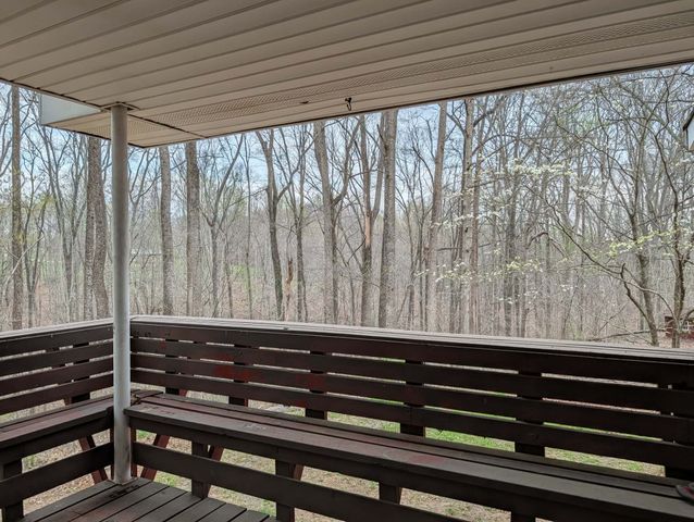 1581 Galen Rd, Lafayette, TN 37083
