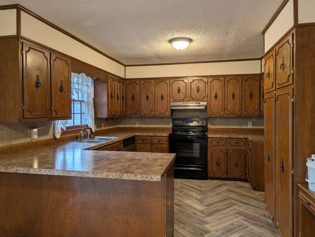 1581 Galen Rd, Lafayette, TN 37083