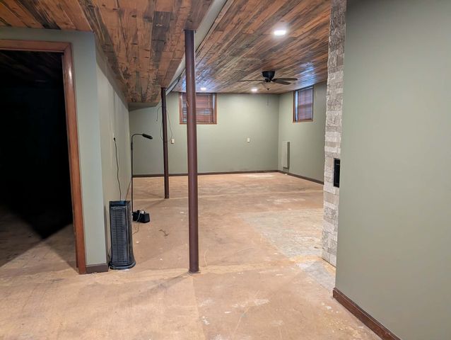 1581 Galen Rd, Lafayette, TN 37083