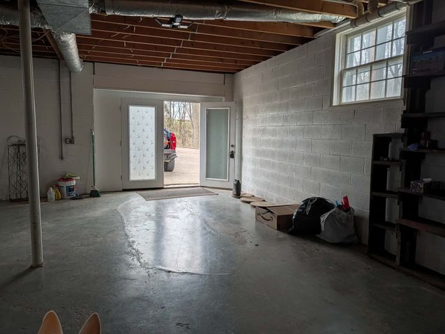 1581 Galen Rd, Lafayette, TN 37083