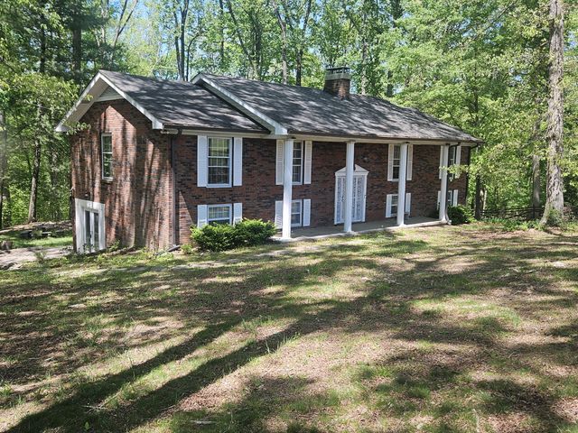 1581 Galen Rd, Lafayette, TN 37083
