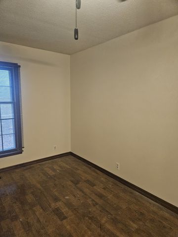 1581 Galen Rd, Lafayette, TN 37083