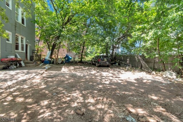 73 Tillinghast St, Newark City, NJ 07108