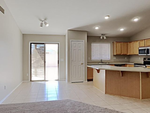 16206 N 137th Drive, Surprise, AZ 85374