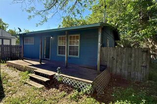 305 E Brier LN, Burnet, TX 78611