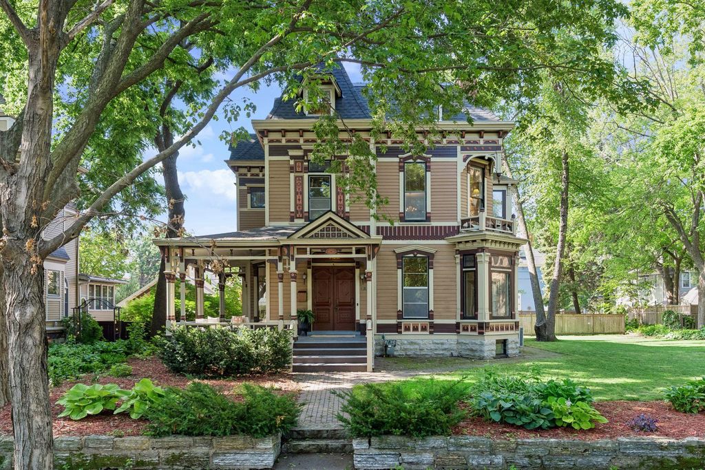 422 Laurel Avenue, Saint Paul, MN 55102 — exterior